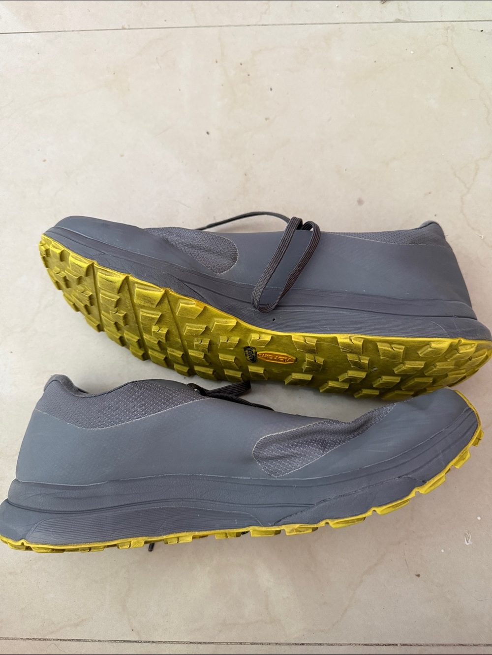 Arcteryx waterproof size 11